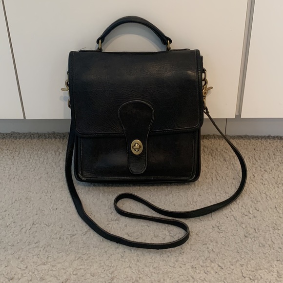 Coach Handbags - Coach Willis Crossbody Purse